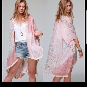 💥SALE💥Beautiful Blush Kimono/Ruana